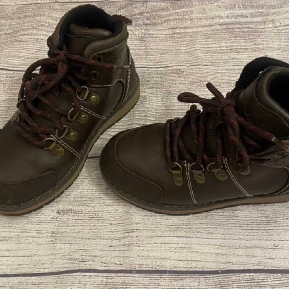 Skechers  boots size 11 toddler boys